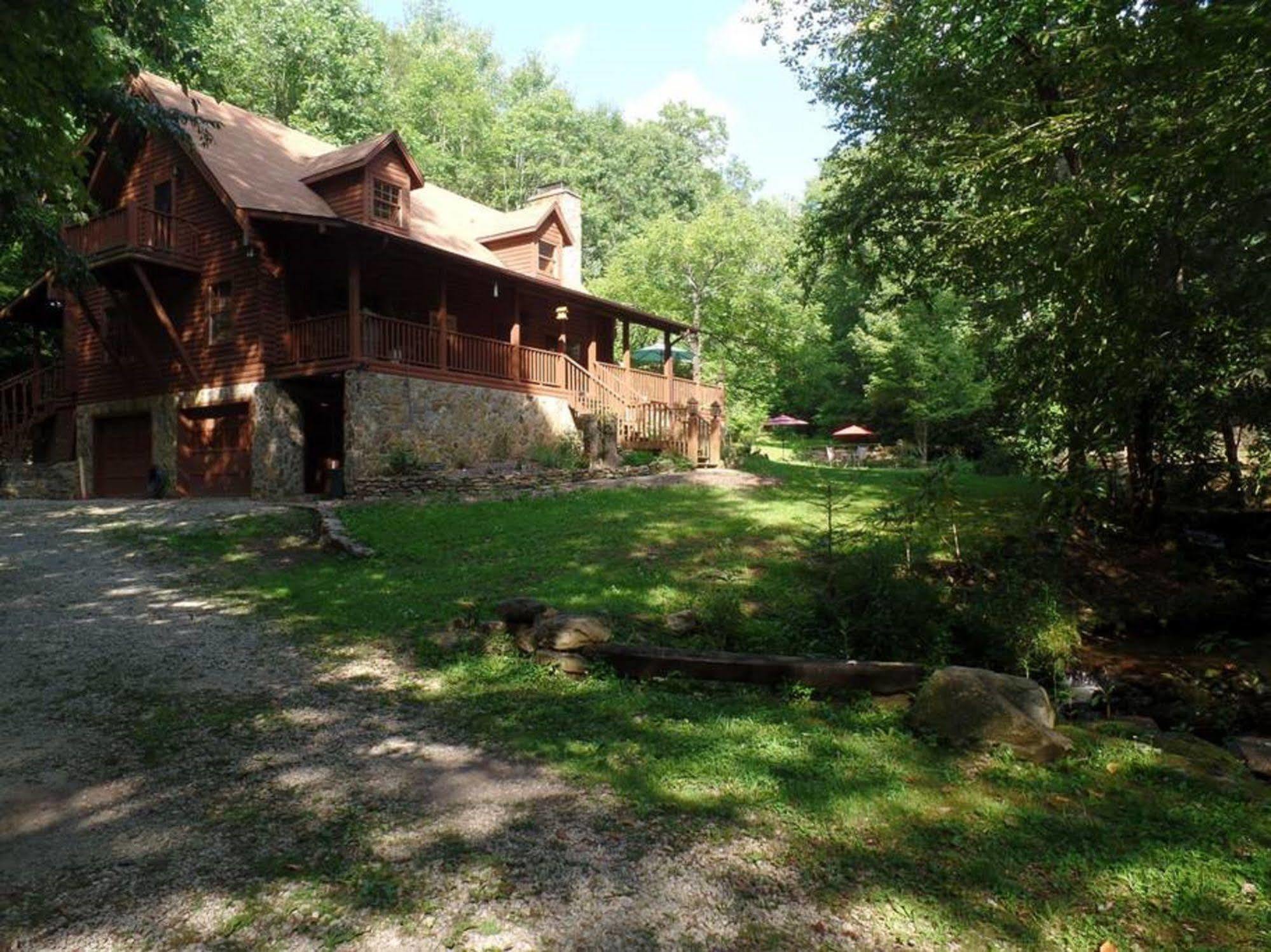 Creekside Paradise Bed And Breakfast Robbinsville Exterior photo